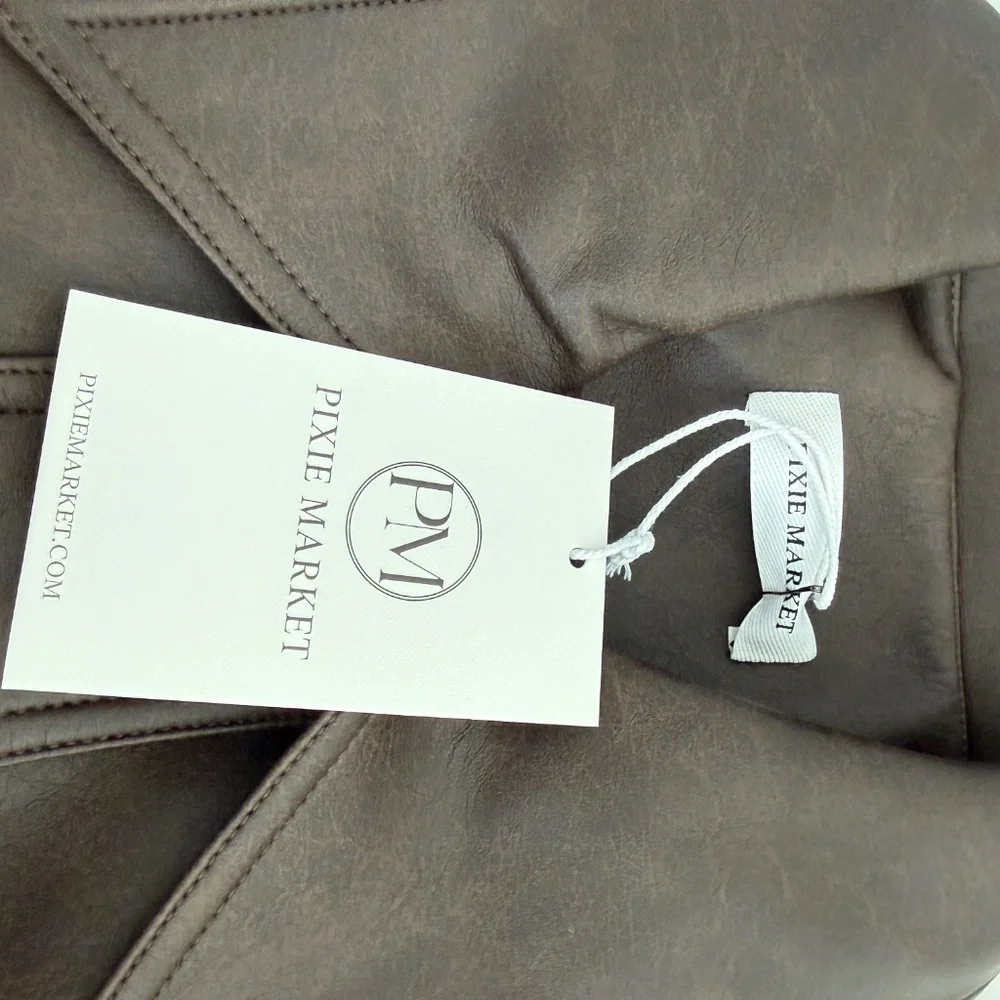 Pixie Market Brown Faux Leather Crop Bomber Patch Pocket Jacket NWT One Size - Picture 11 of 12